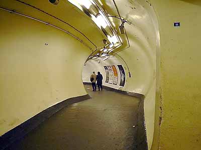 �C�M���X�̎�s�����h���̒n���S�̒n����