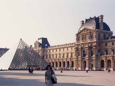 �t�����X�̎�s�p���ɂ��郋�[�u�����p�فi���Ă͉��{�j