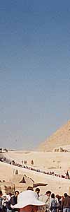 �G�W�v�g�̎�s�J�C���ߍx�̃M�U�ɂ���N�t���̑�s���~�b�h